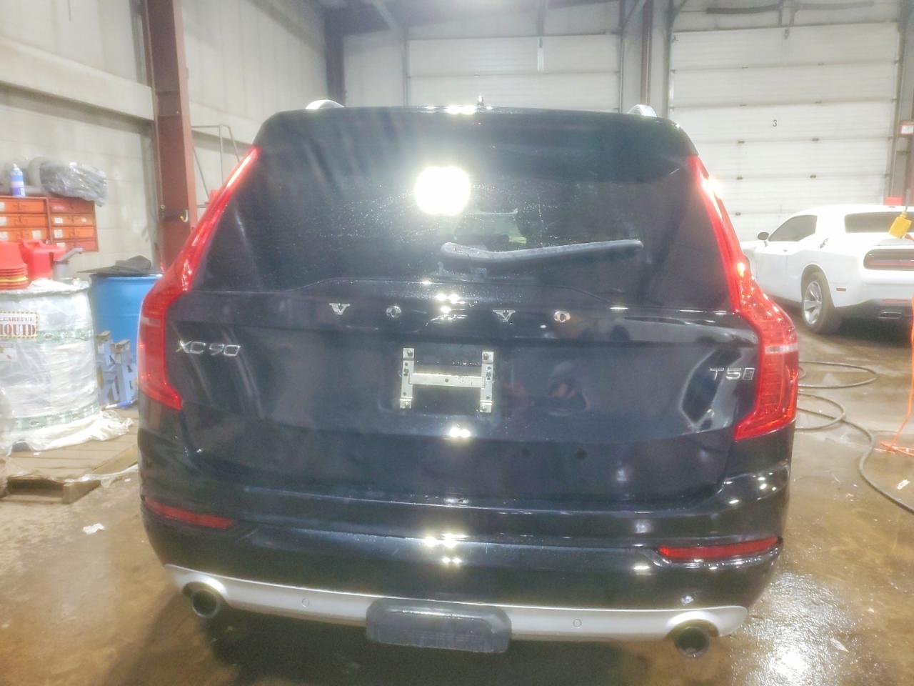 2019 VOLVO XC90 T5 MOMENTUM photo 6