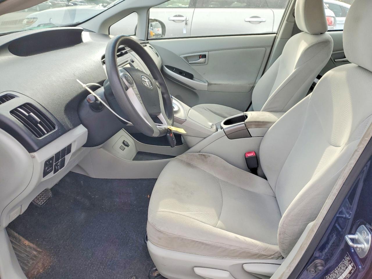 2012 TOYOTA PRIUS photo 7