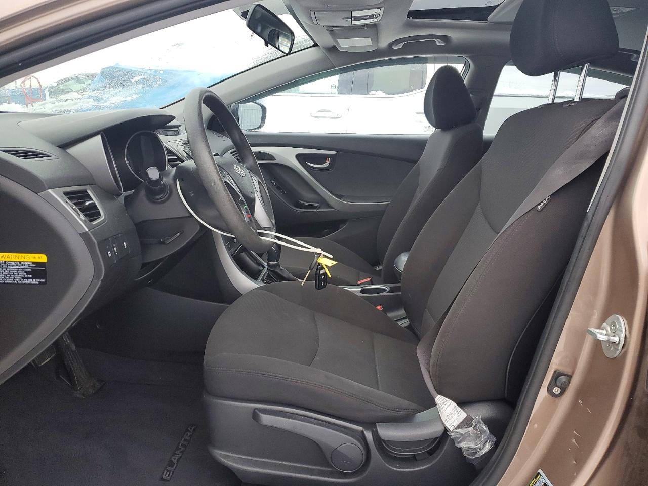 2016 HYUNDAI ELANTRA SE photo 7