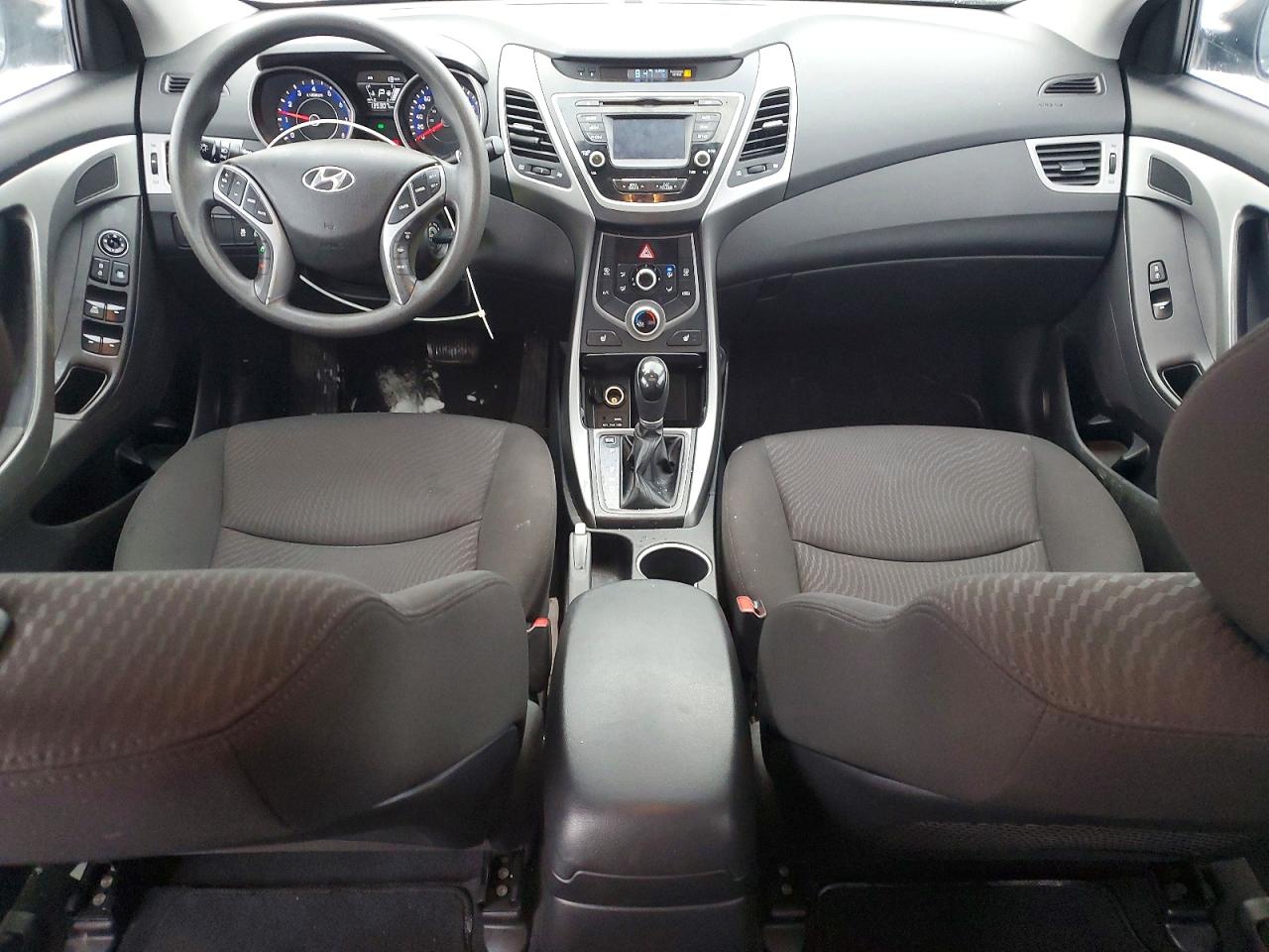 2016 HYUNDAI ELANTRA SE photo 8