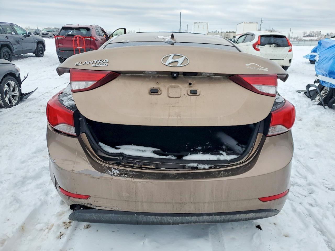 2016 HYUNDAI ELANTRA SE photo 6