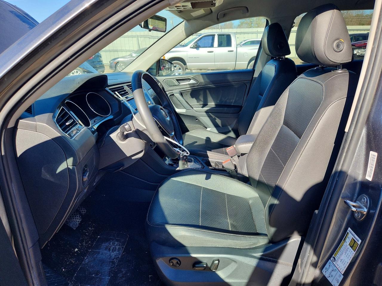 2020 VOLKSWAGEN TIGUAN SE photo 7