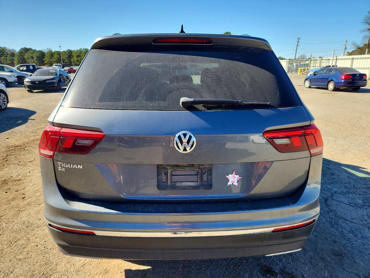 2020 VOLKSWAGEN TIGUAN SE photo 6