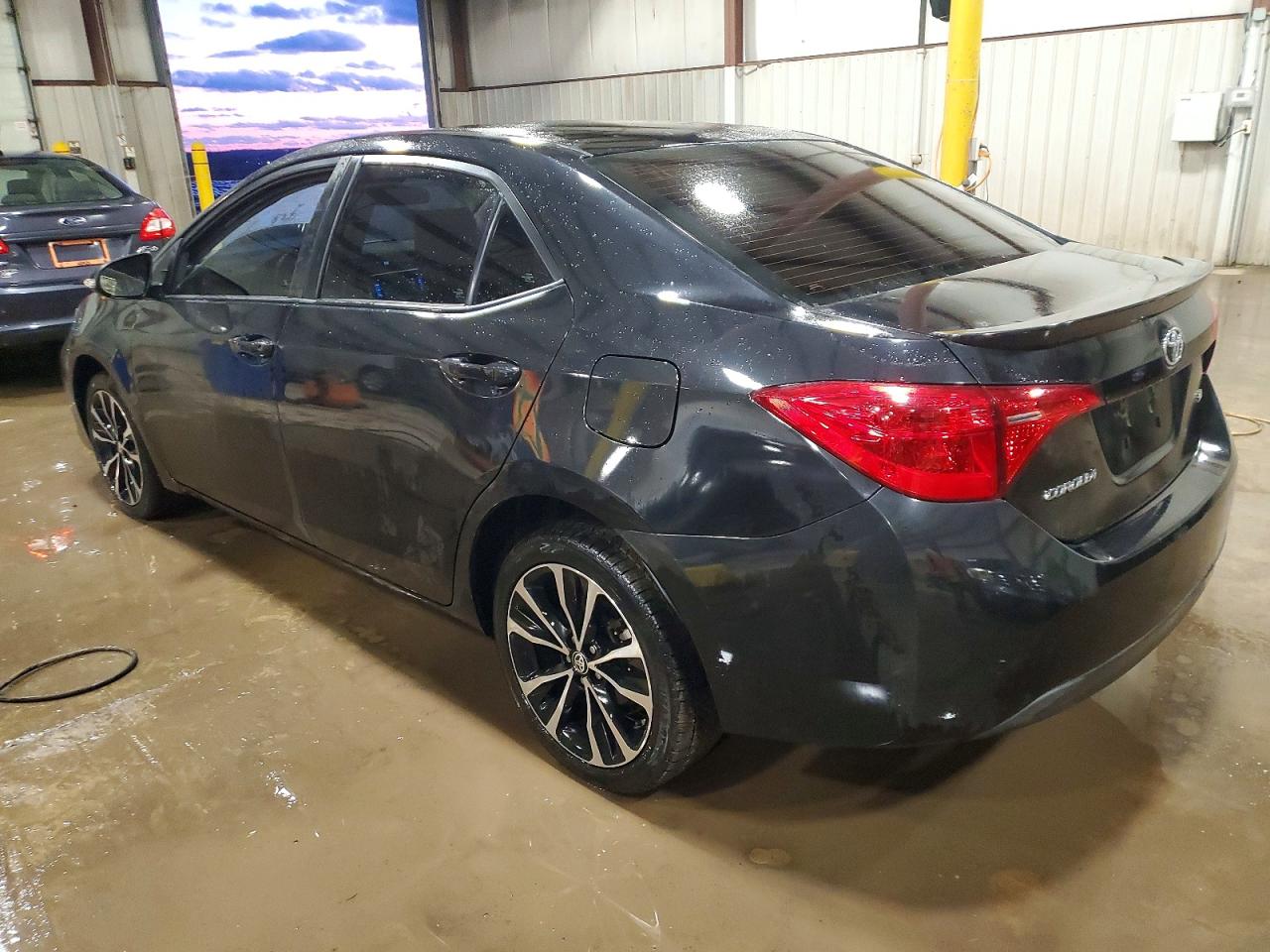 2018 TOYOTA COROLLA L photo 2