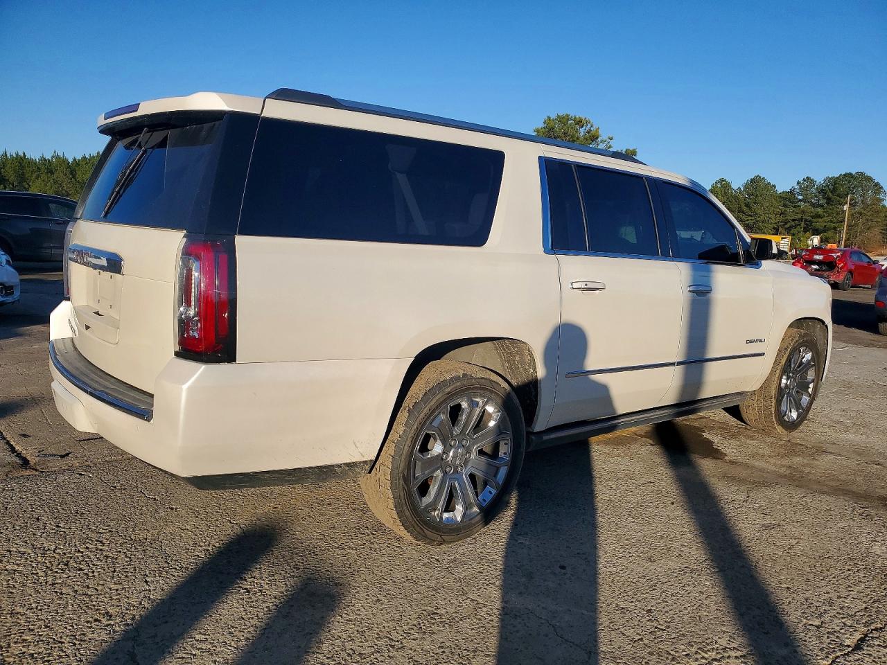 2015 GMC YUKON XL DENALI photo 9