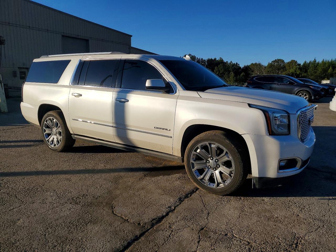 2015 GMC YUKON XL DENALI photo 13