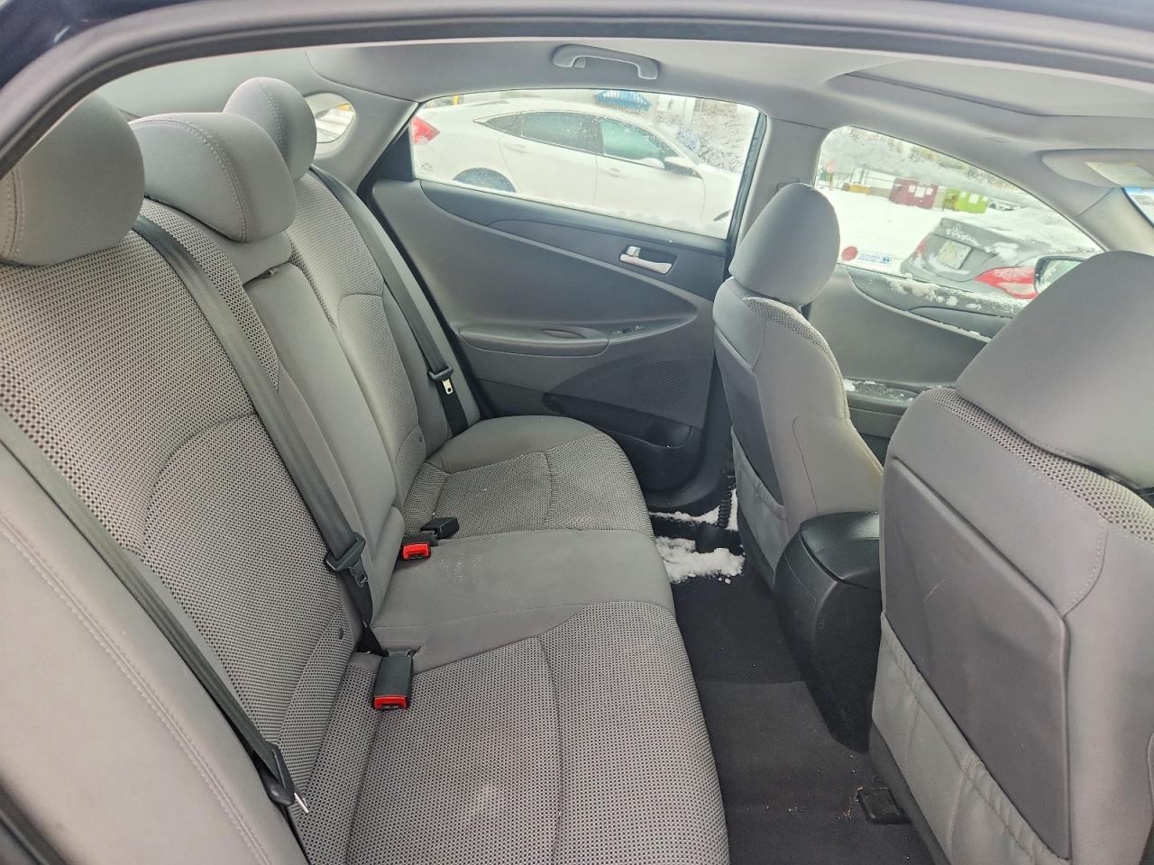2013 HYUNDAI SONATA GLS photo 10