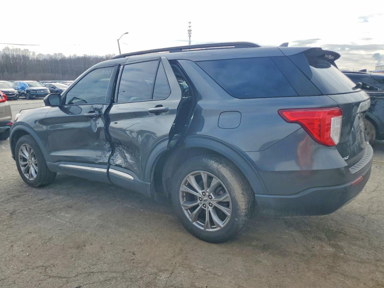 2020 FORD EXPLORER photo 3