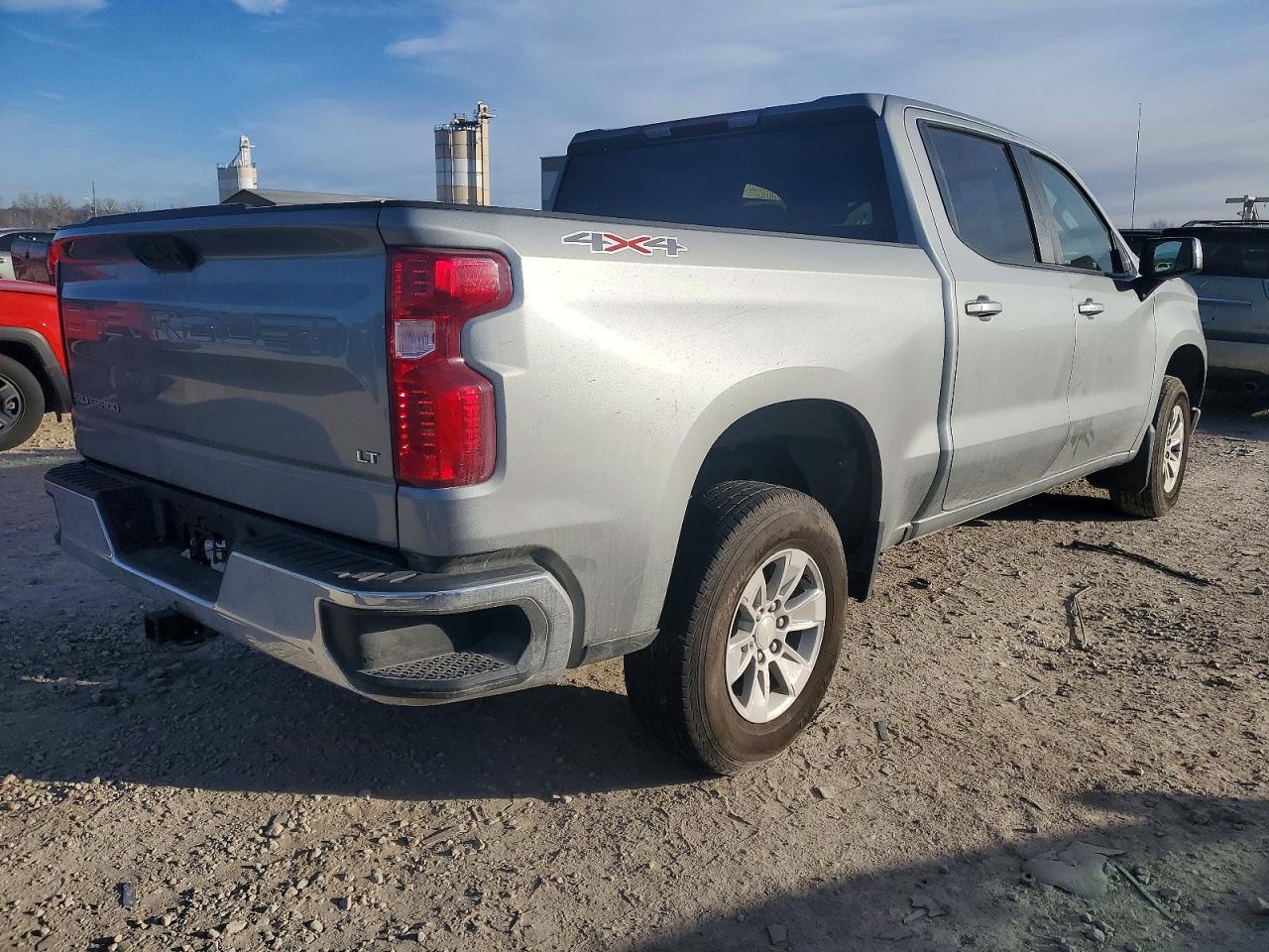 2023 CHEVROLET SILVERADO K1500 LT photo 3