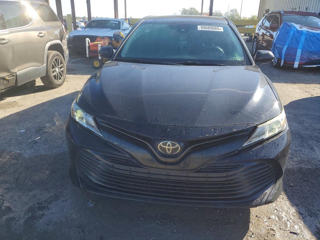 2020 TOYOTA CAMRY LE photo 5
