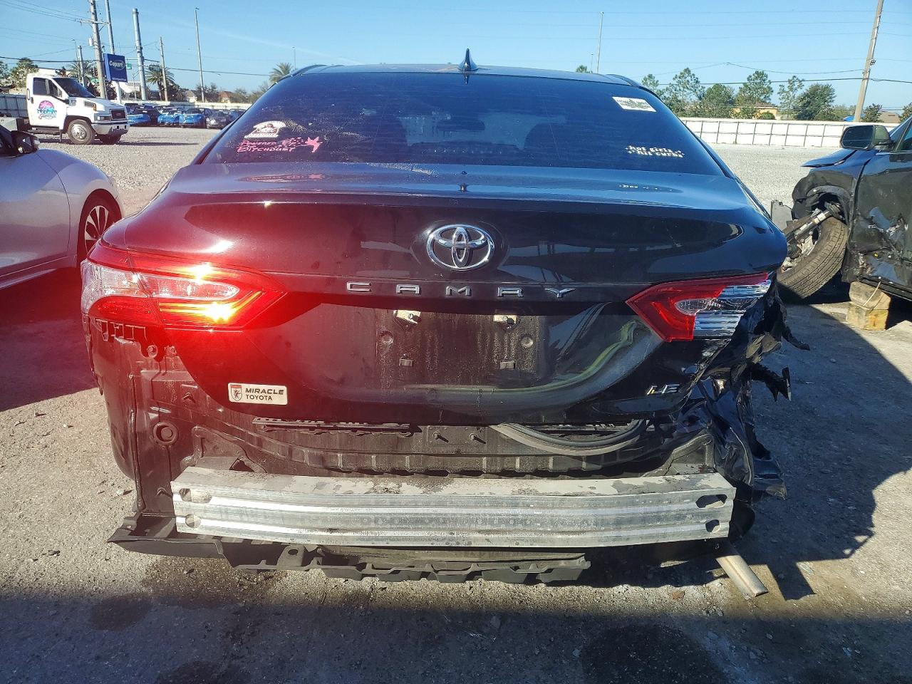 2020 TOYOTA CAMRY LE photo 6