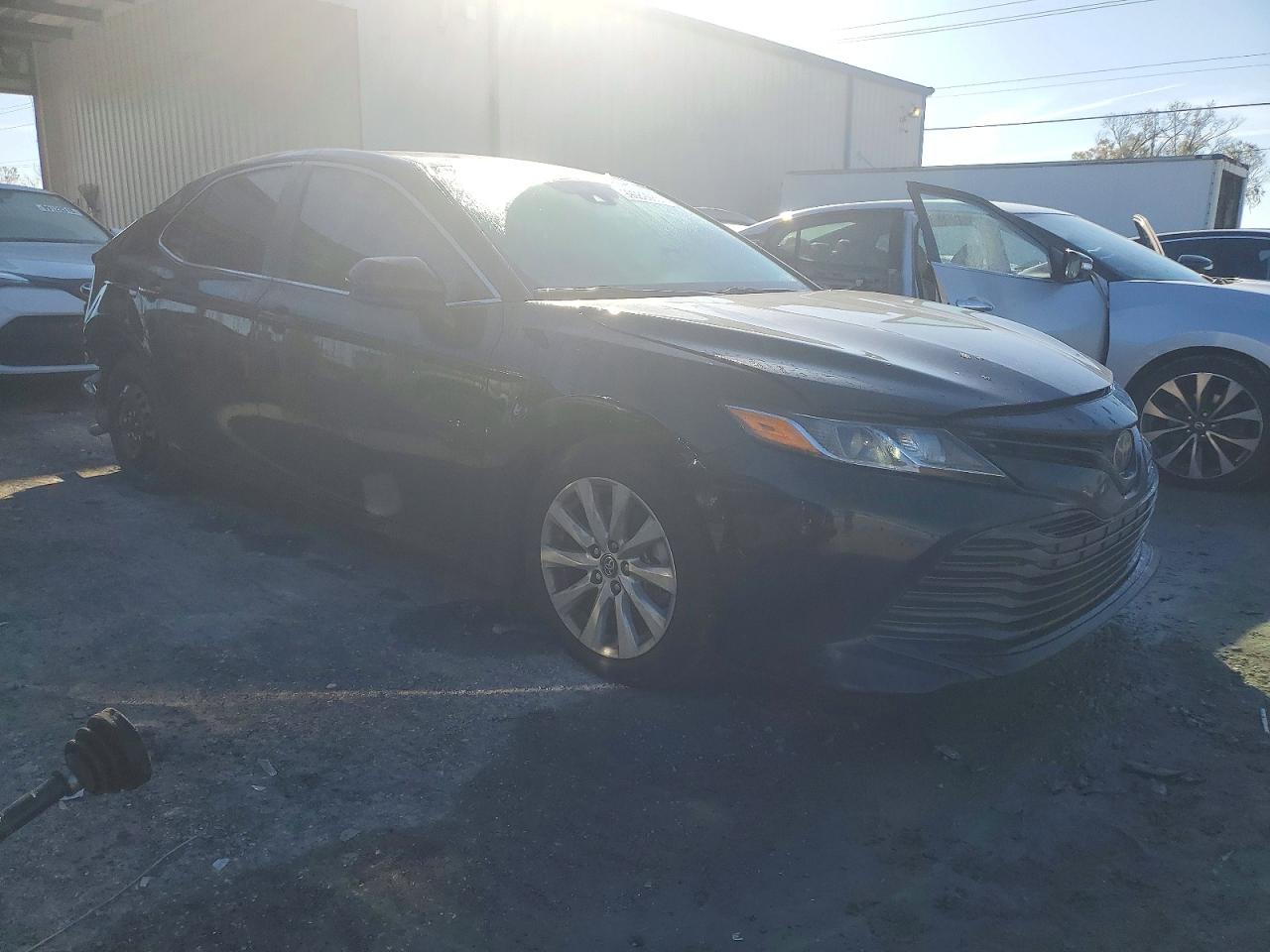 2020 TOYOTA CAMRY LE photo 4