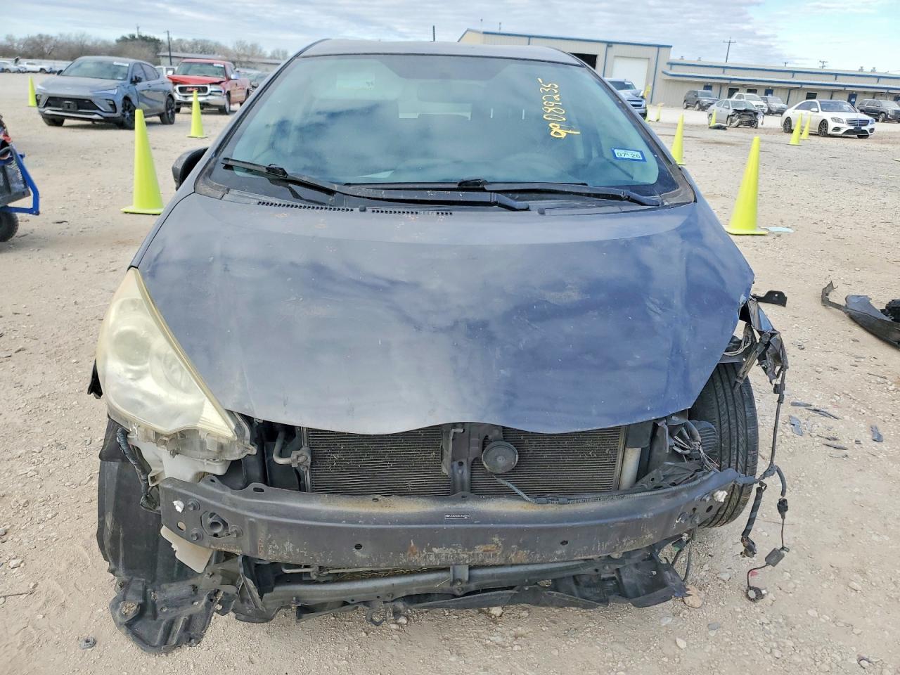 2012 TOYOTA PRIUS C photo 9