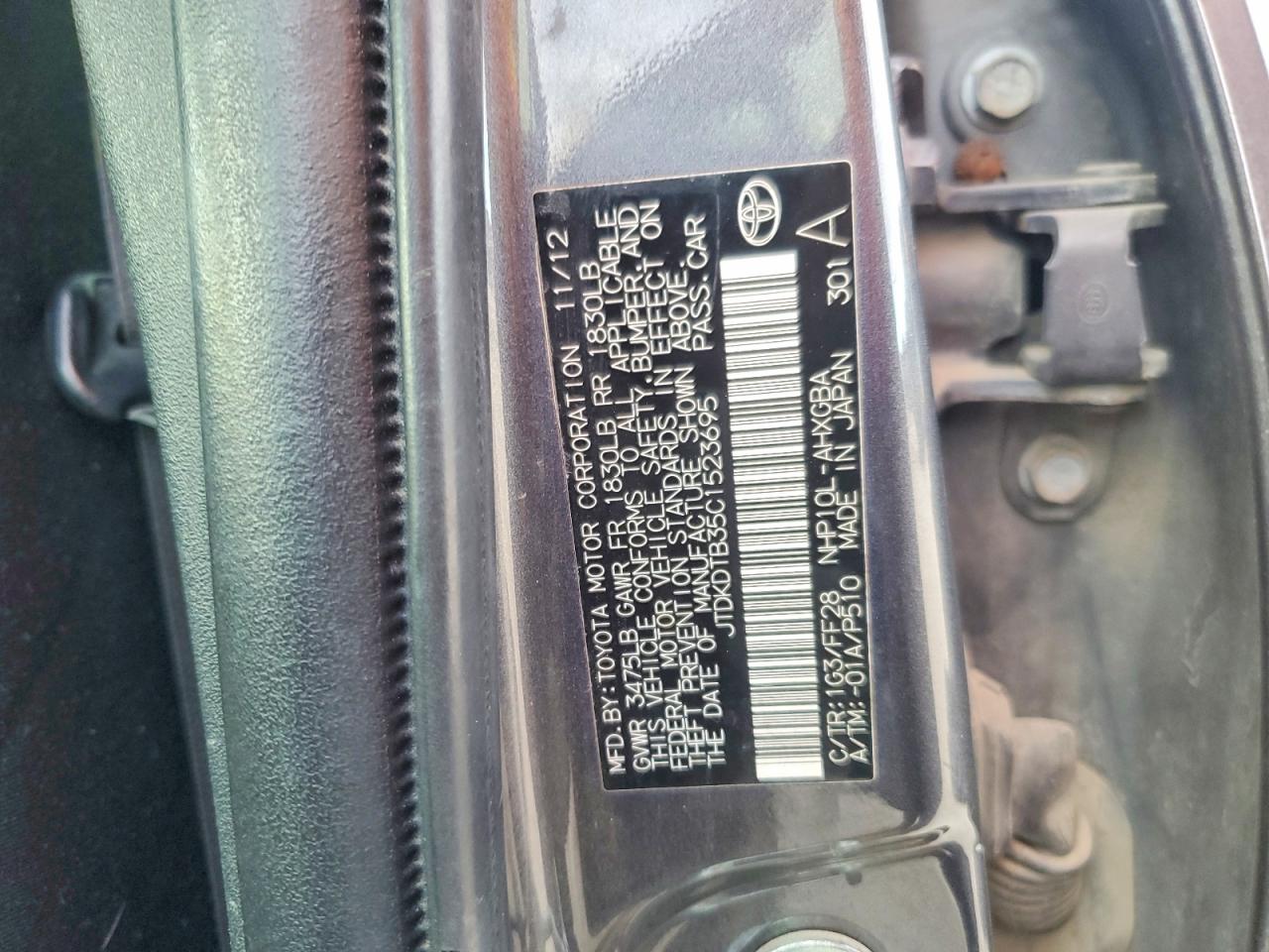 2012 TOYOTA PRIUS C photo 25