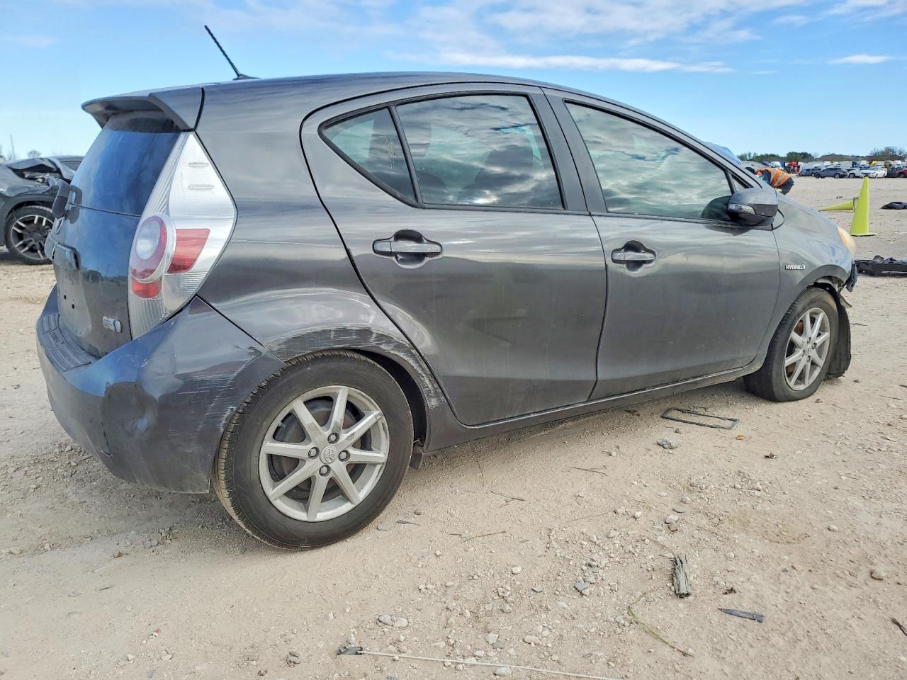 2012 TOYOTA PRIUS C photo 5