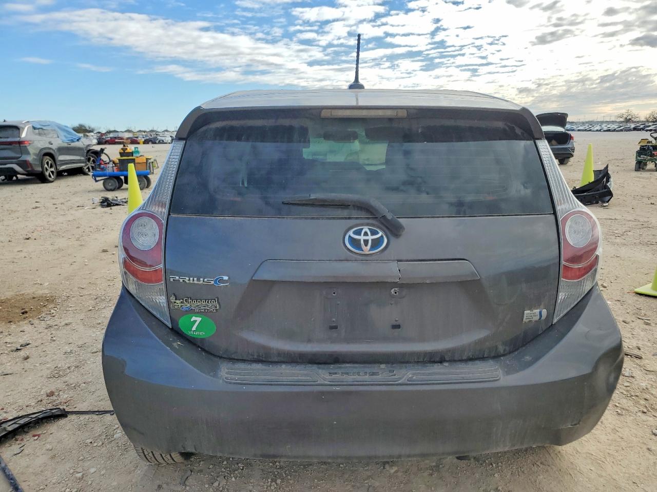 2012 TOYOTA PRIUS C photo 11