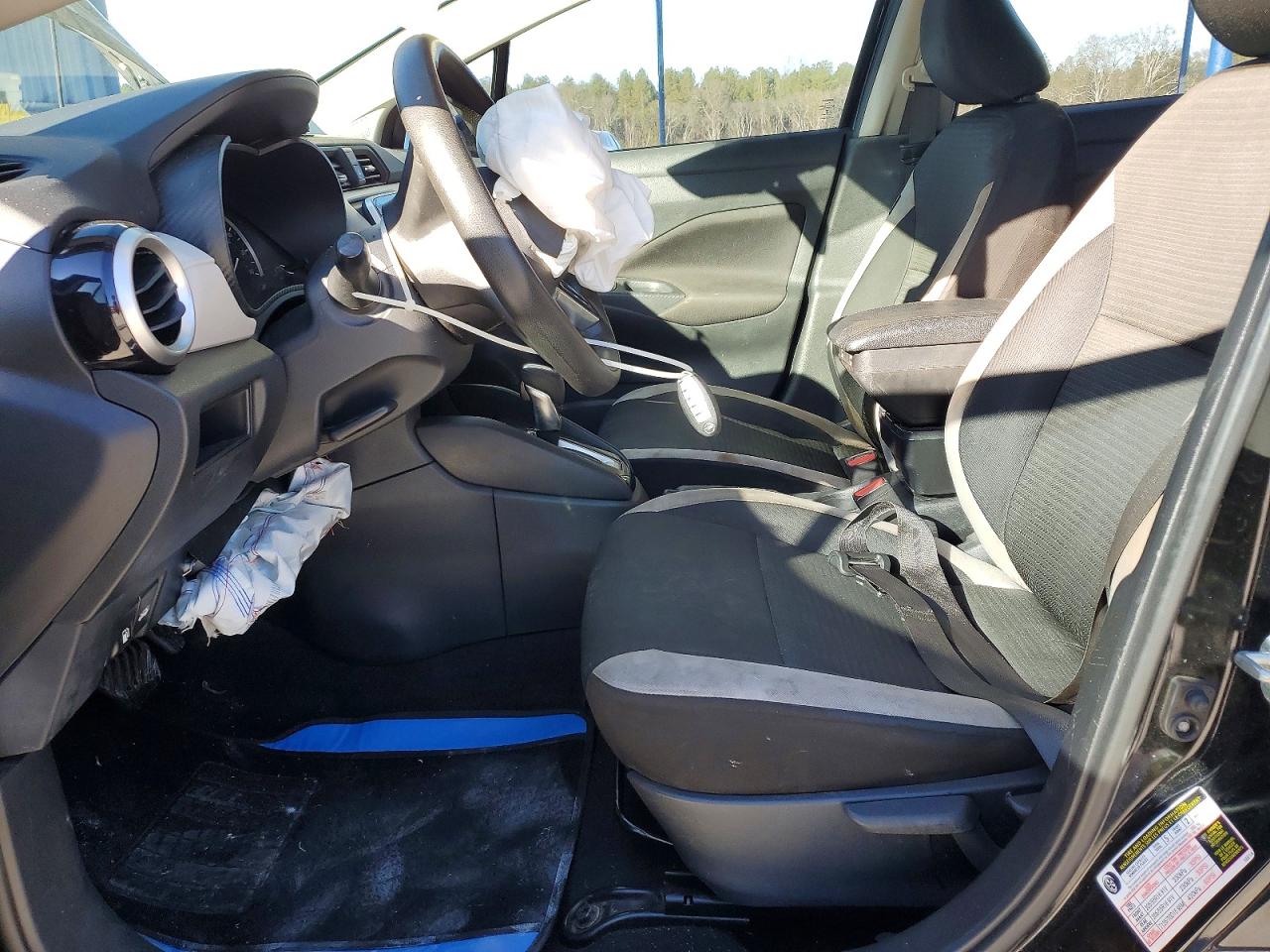 2021 NISSAN VERSA SV photo 7