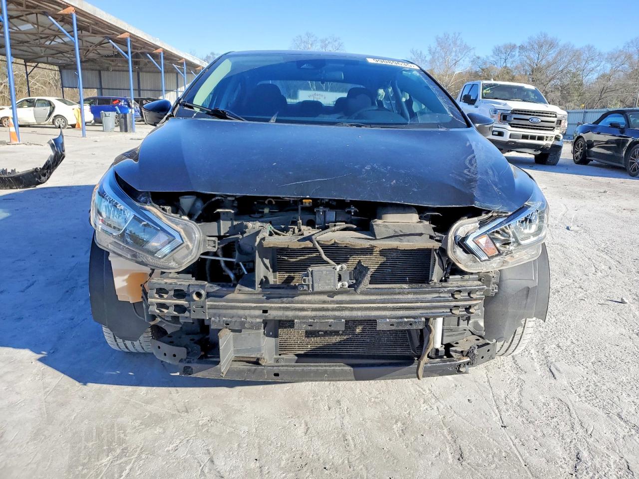 2021 NISSAN VERSA SV photo 5