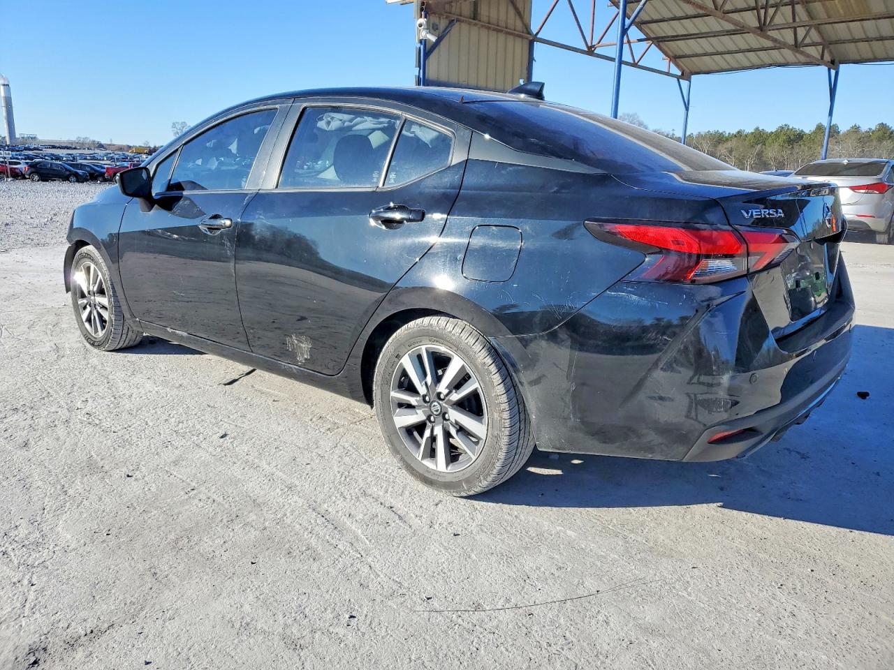 2021 NISSAN VERSA SV photo 2