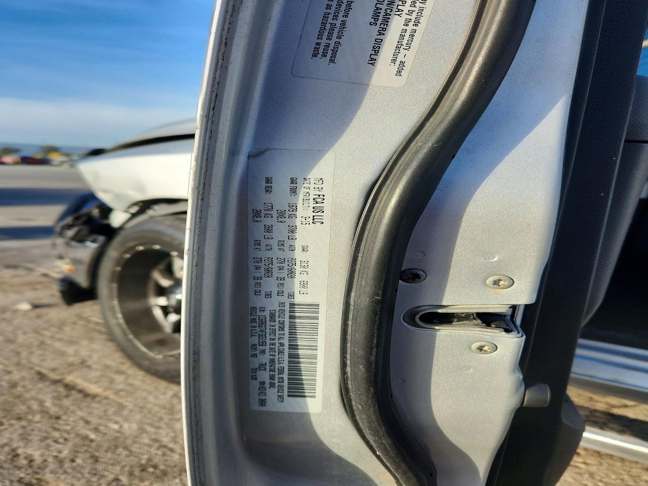2015 RAM 1500 SLT photo 12