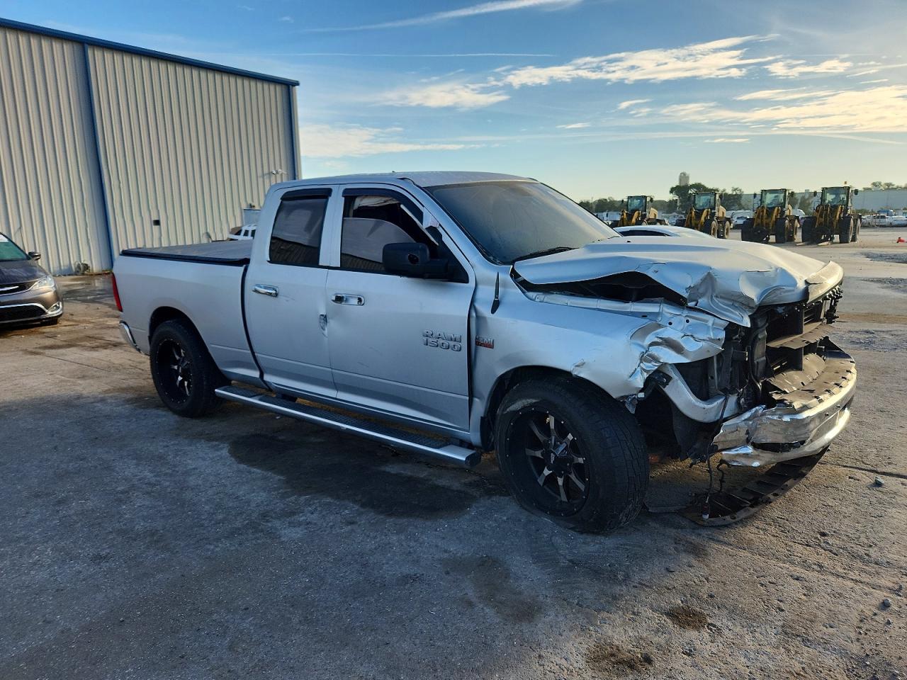 2015 RAM 1500 SLT photo 4