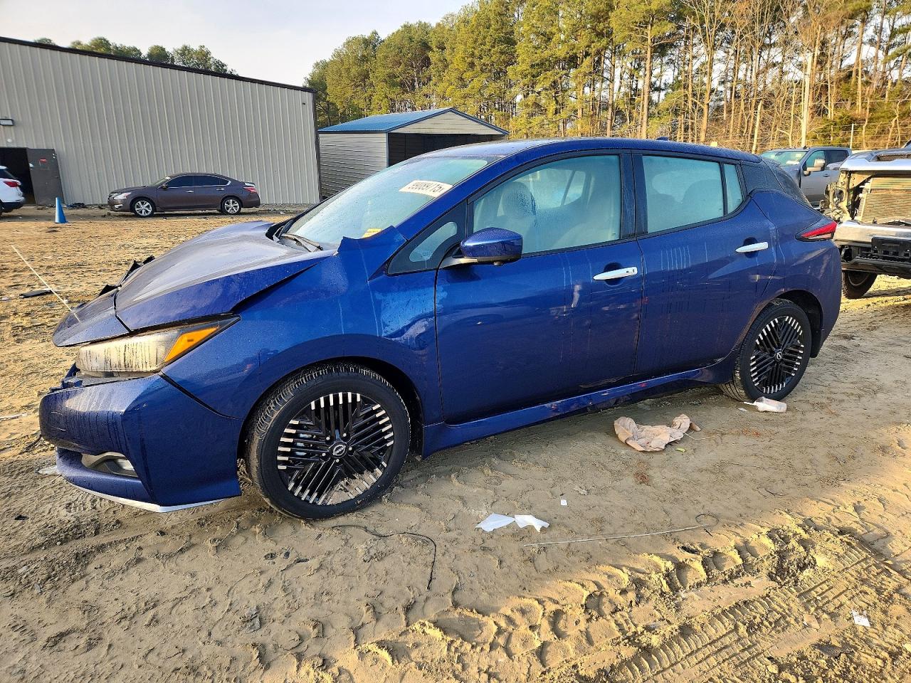 2024 NISSAN LEAF