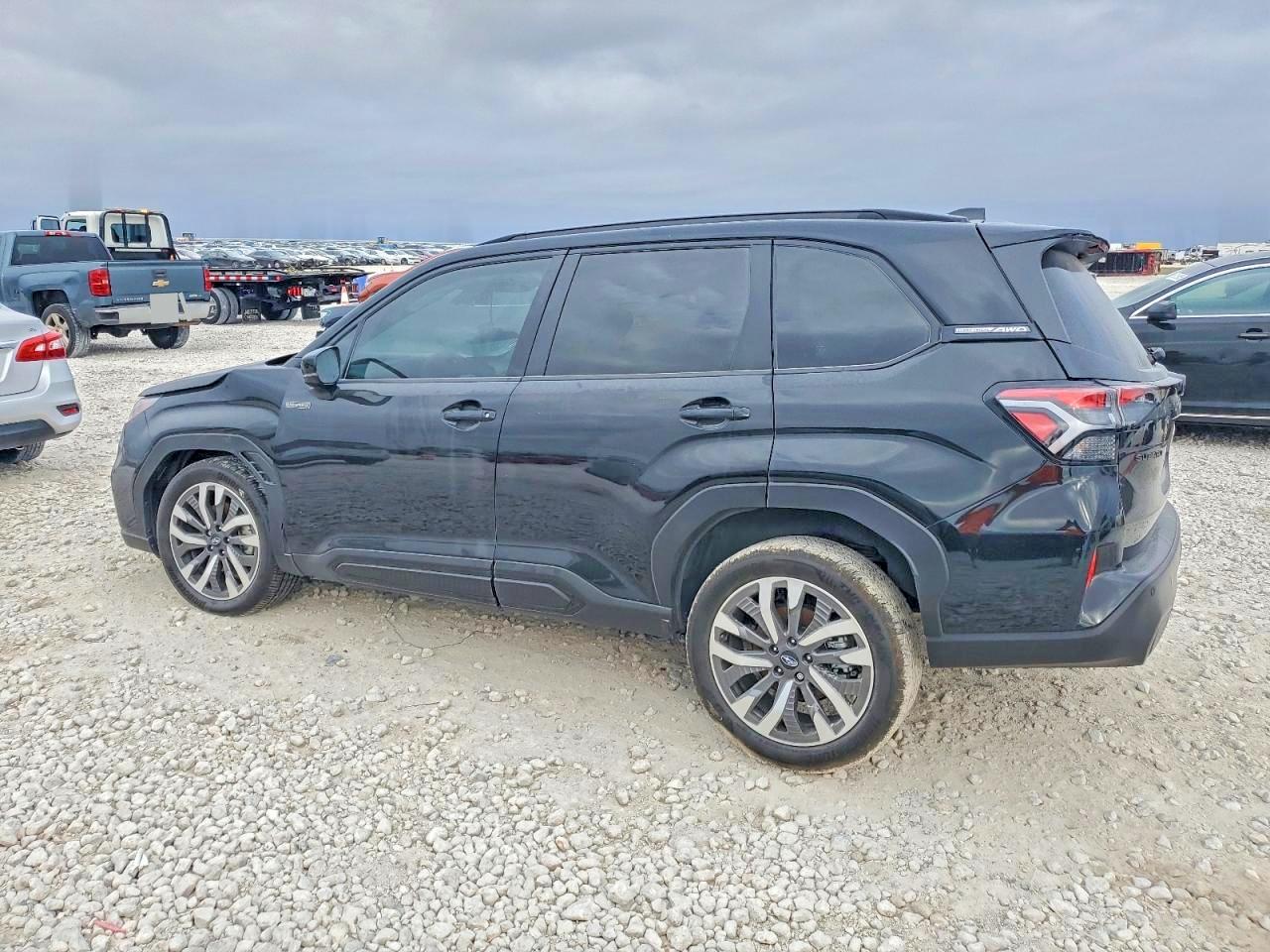 2025 SUBARU FORESTER TOURING photo 2
