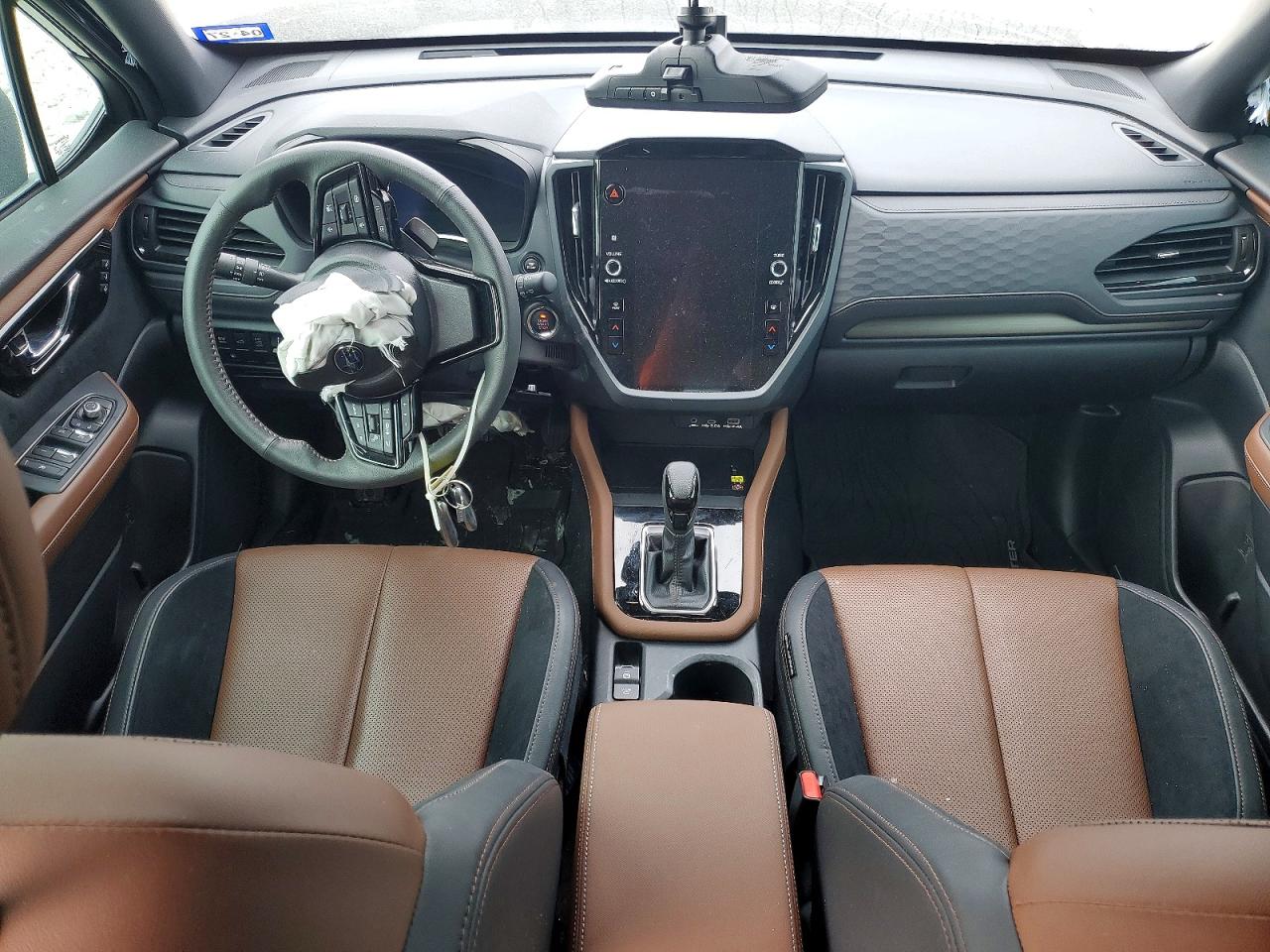 2025 SUBARU FORESTER TOURING photo 8