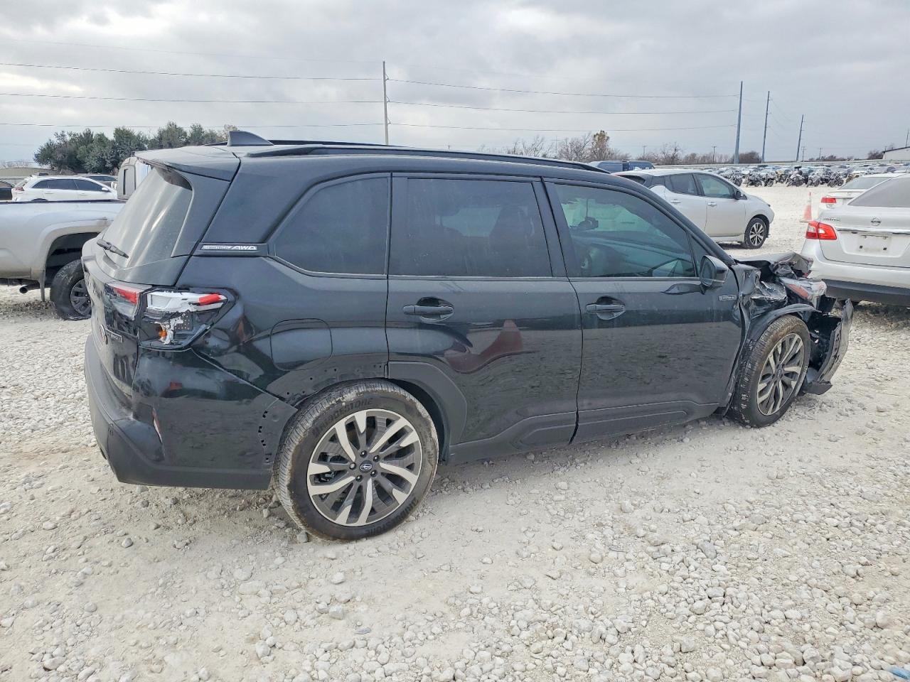 2025 SUBARU FORESTER TOURING photo 3