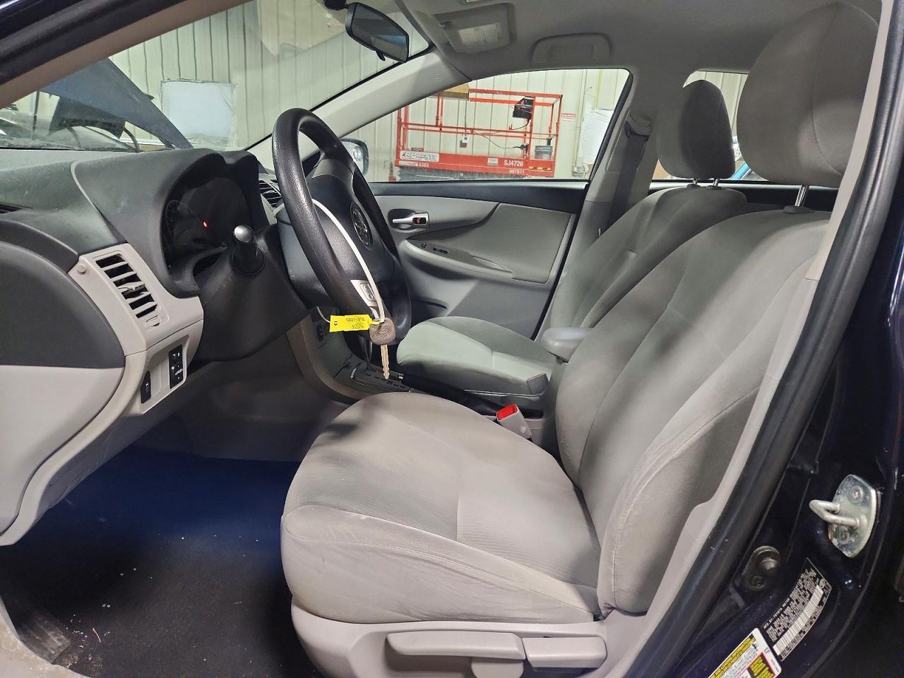 2013 TOYOTA COROLLA BASE photo 7
