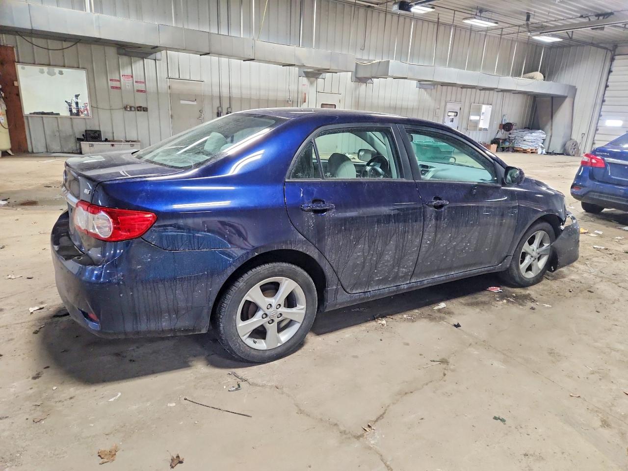 2013 TOYOTA COROLLA BASE photo 3