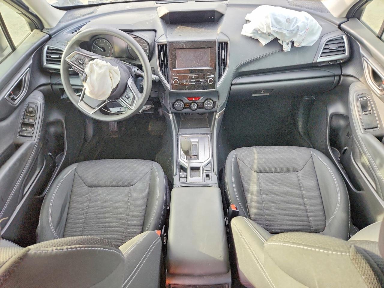 2019 SUBARU FORESTER photo 8