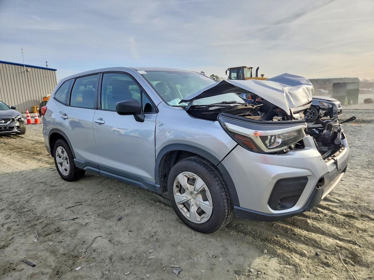 2019 SUBARU FORESTER photo 4