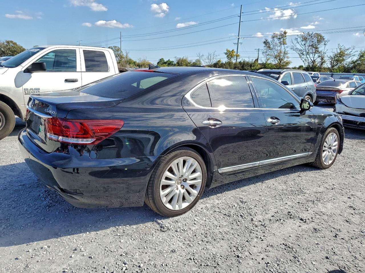 2014 LEXUS LS 460 photo 3