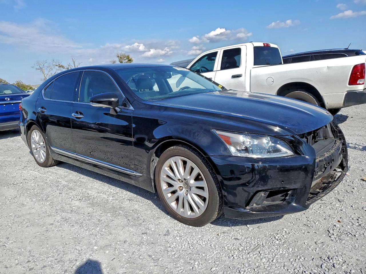 2014 LEXUS LS 460 photo 4