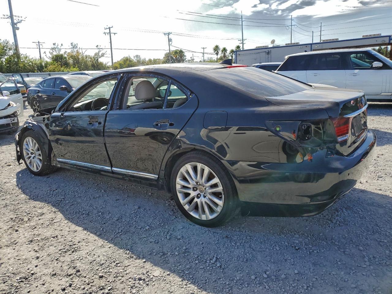 2014 LEXUS LS 460 photo 2