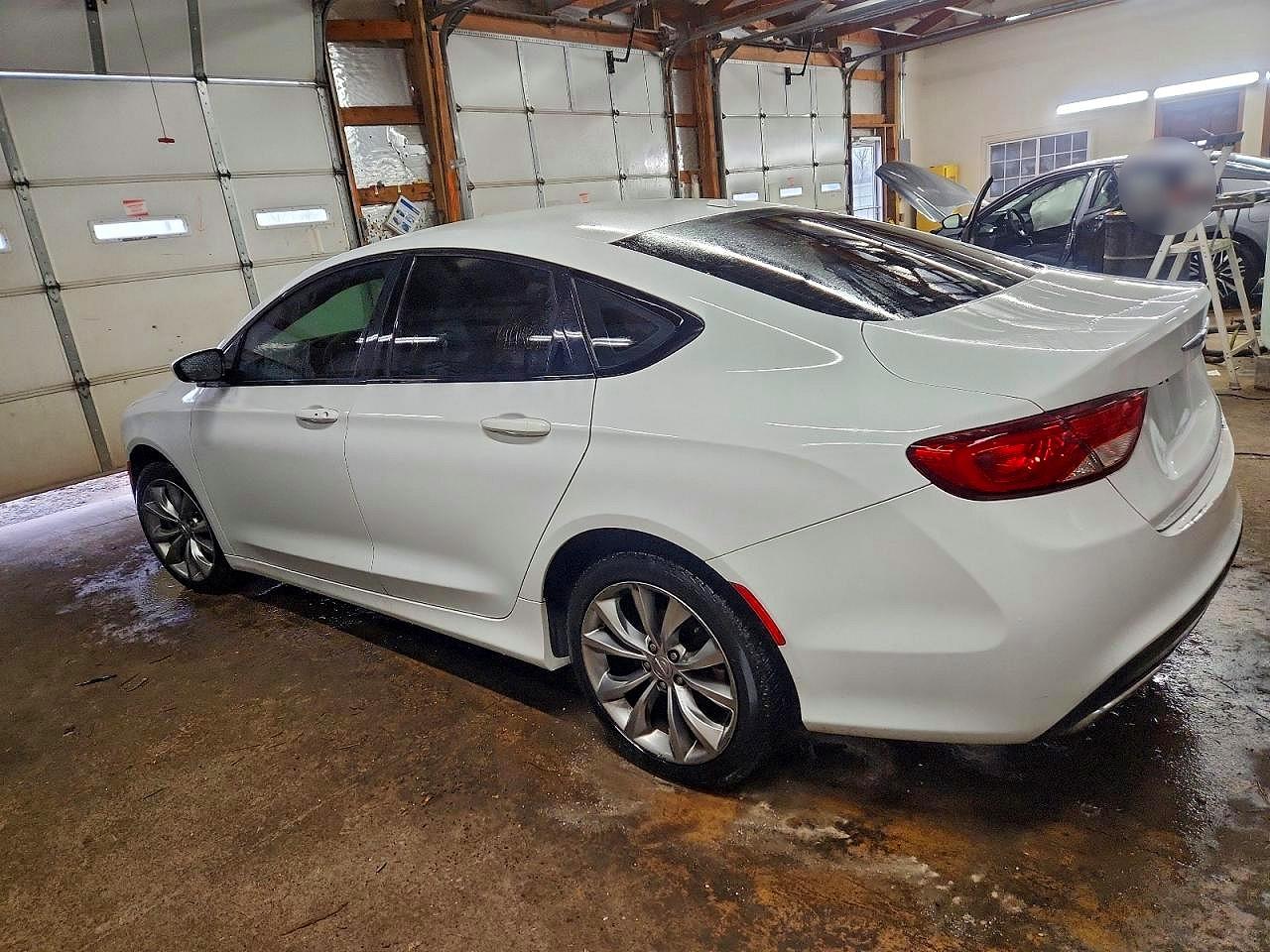 2015 CHRYSLER 200 S photo 2