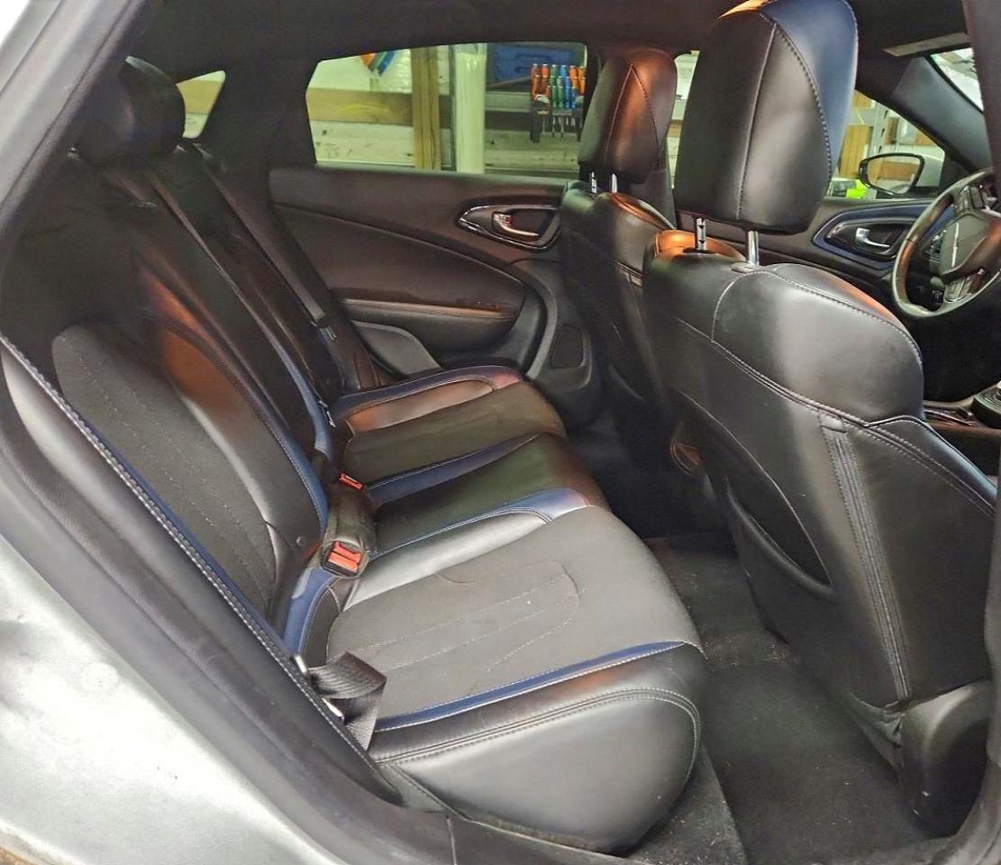 2015 CHRYSLER 200 S photo 10