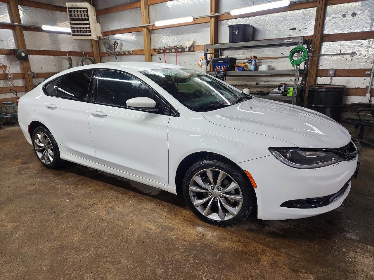 2015 CHRYSLER 200 S photo 4