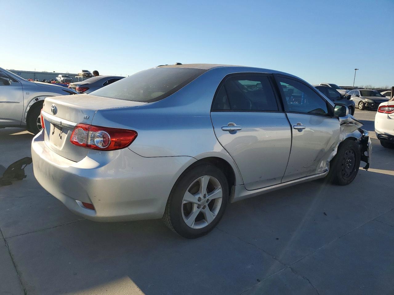 2012 TOYOTA COROLLA BASE photo 3
