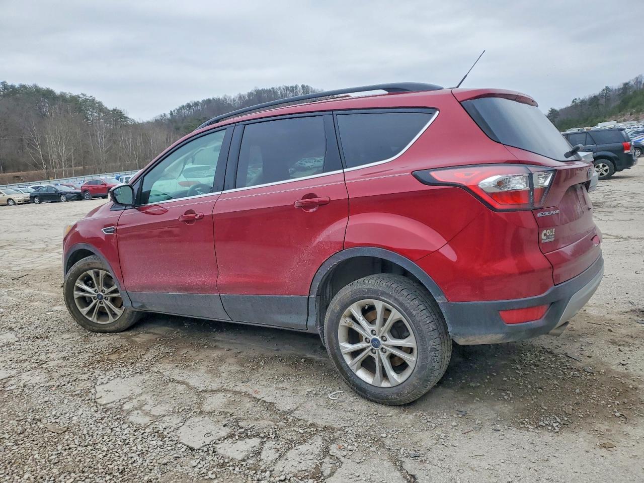 2018 FORD ESCAPE SE photo 2