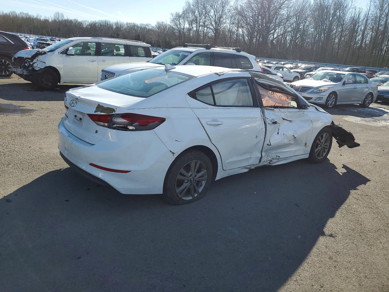 2017 HYUNDAI ELANTRA SE photo 3