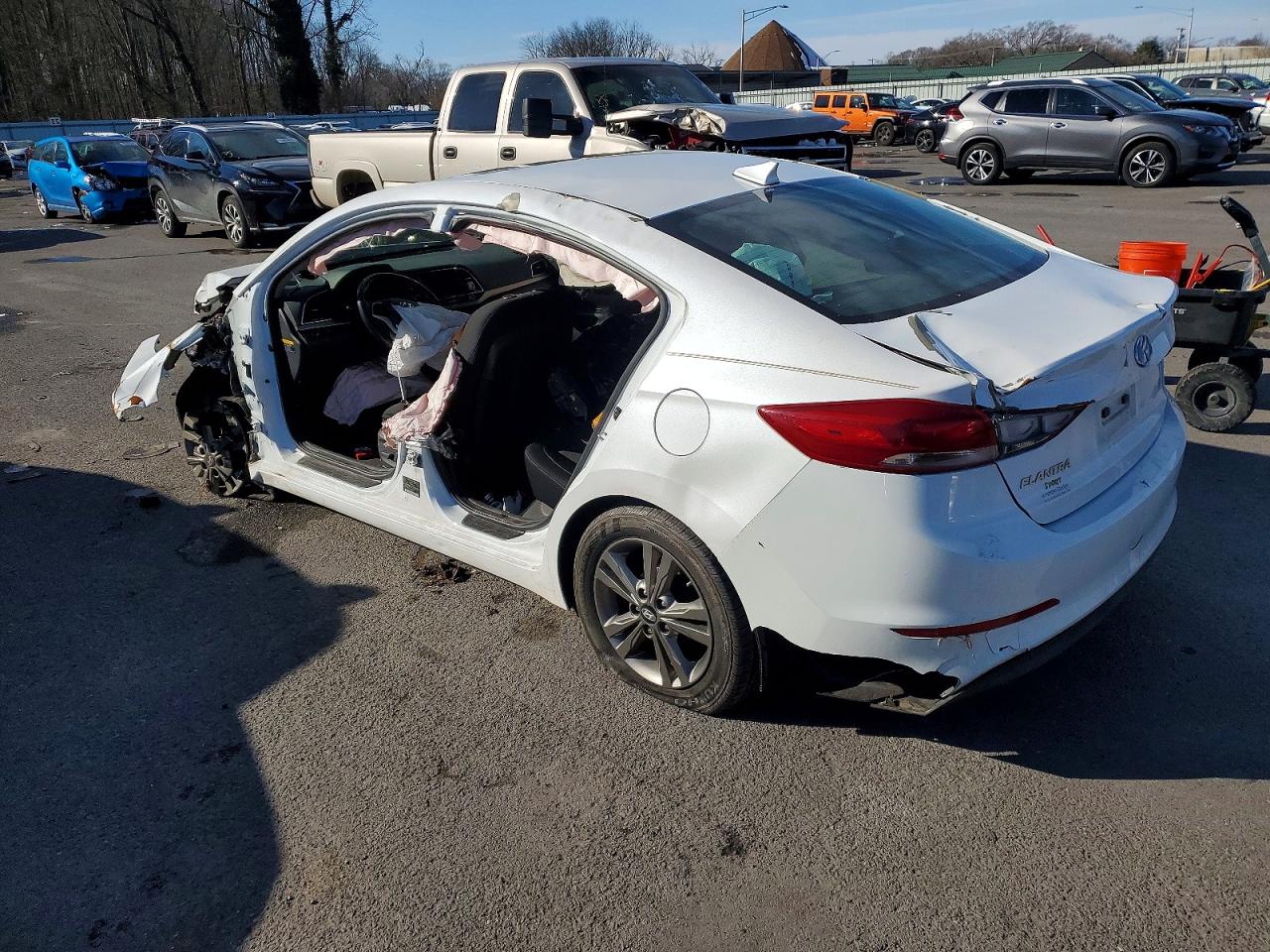 2017 HYUNDAI ELANTRA SE photo 2