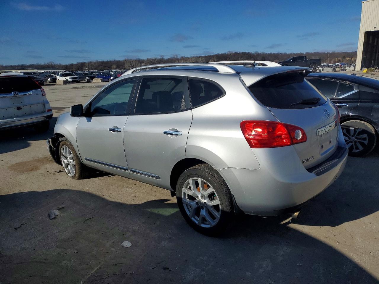 2013 NISSAN ROGUE S photo 2