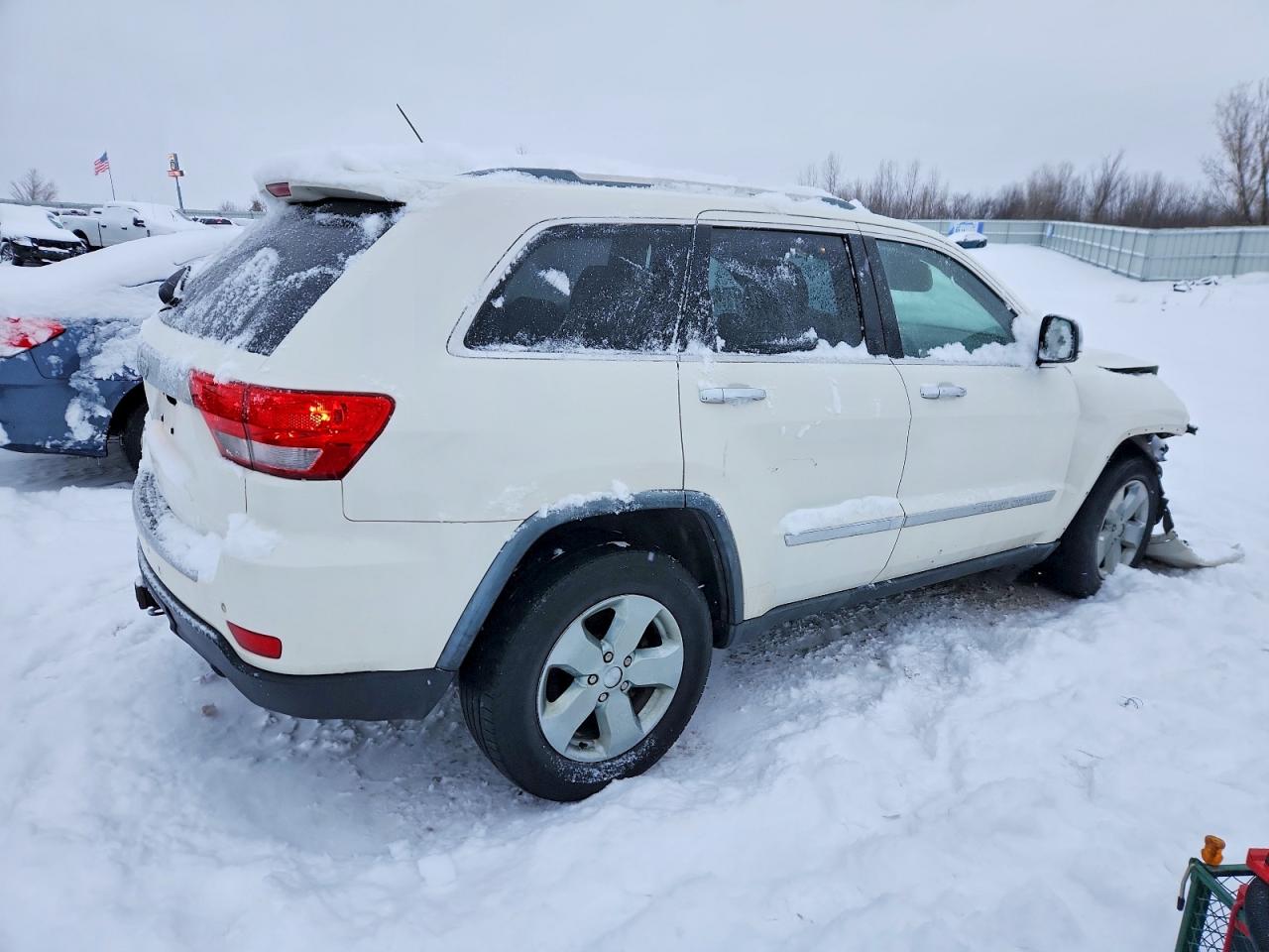 2011 JEEP GRAND CHEROKEE LIMITED photo 3
