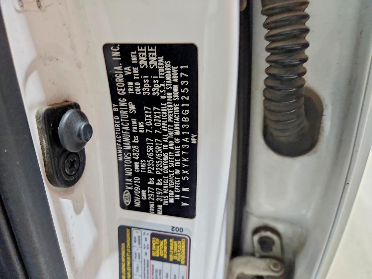 2011 KIA SORENTO BASE photo 13