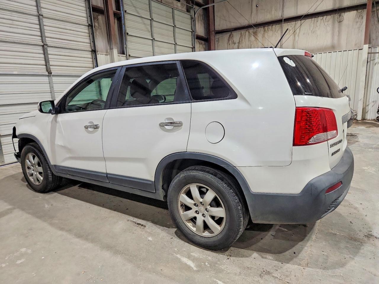 2011 KIA SORENTO BASE photo 2
