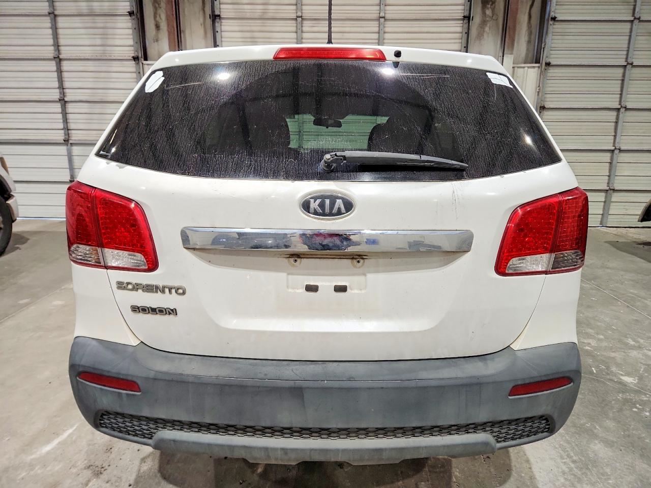 2011 KIA SORENTO BASE photo 6