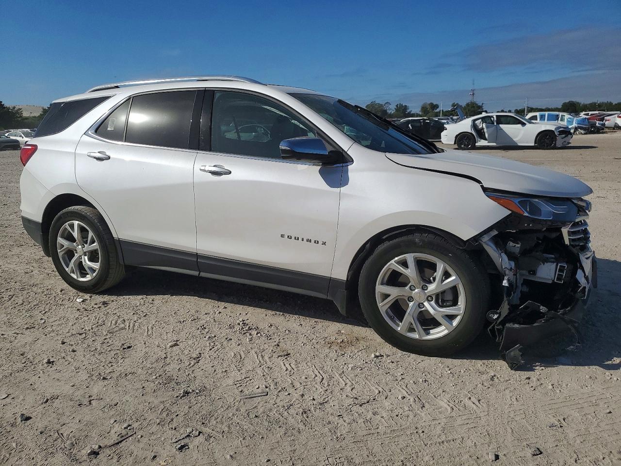 2021 CHEVROLET EQUINOX PREMIER photo 4