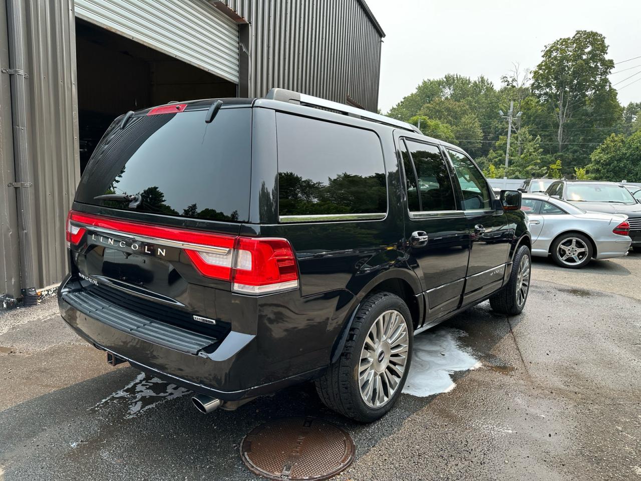 2015 LINCOLN NAVIGATOR photo 4